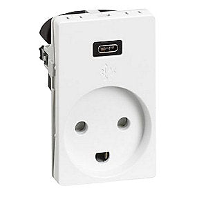 FUGA USB C COMBI STIKKONTAKT