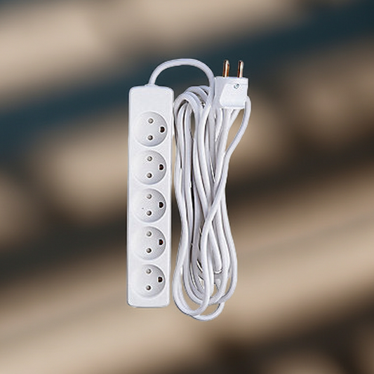 E-line 5-stikdåse 3G1,0 H05VV-F, med jord, 230V/13A, plastkabel, 5m, hvid